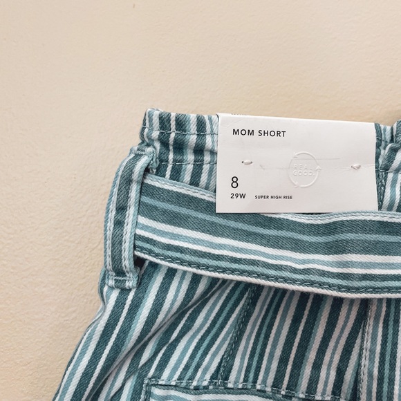 NWT high-waisted American Eagle mom shorts // swipe to see unfiltered raw color - Picture 3 of 6